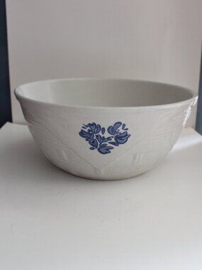 Pfaltzgraff Yorktowne Basket Weave Bowl 7.25” wide
